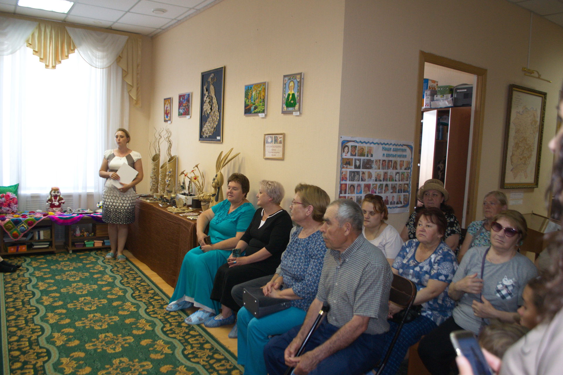 В Аксубаевском краеведческом музее открылась выставка декоративно-прикладного искусства «Руками женщины»