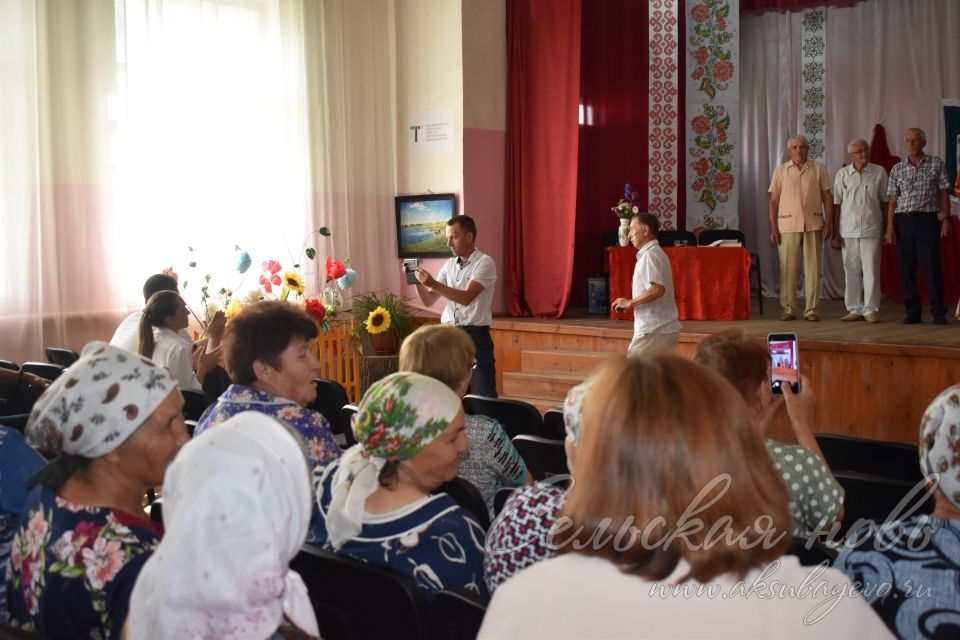 Узган көннәрдәге вакыйгаларны, фактларны һәм кешеләр турындагы истәлекләрне саклап калырга китап булыша