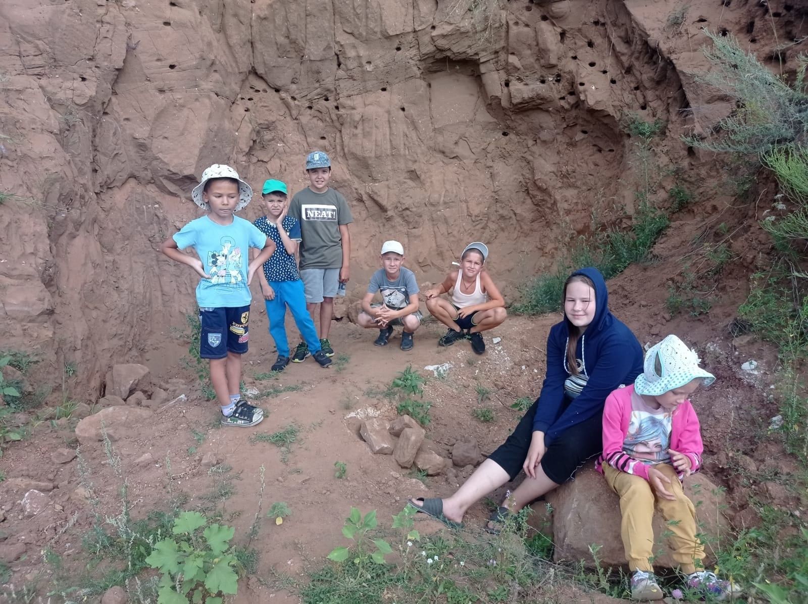 Староузеевские путешественники изучают окрестности родного села