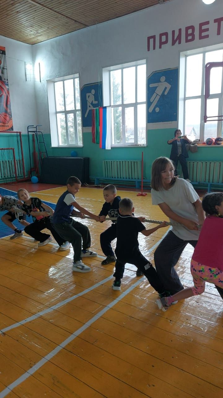 В школах Аксубаевского района и в техникуме прошли мероприятия, посвященные Дню отца