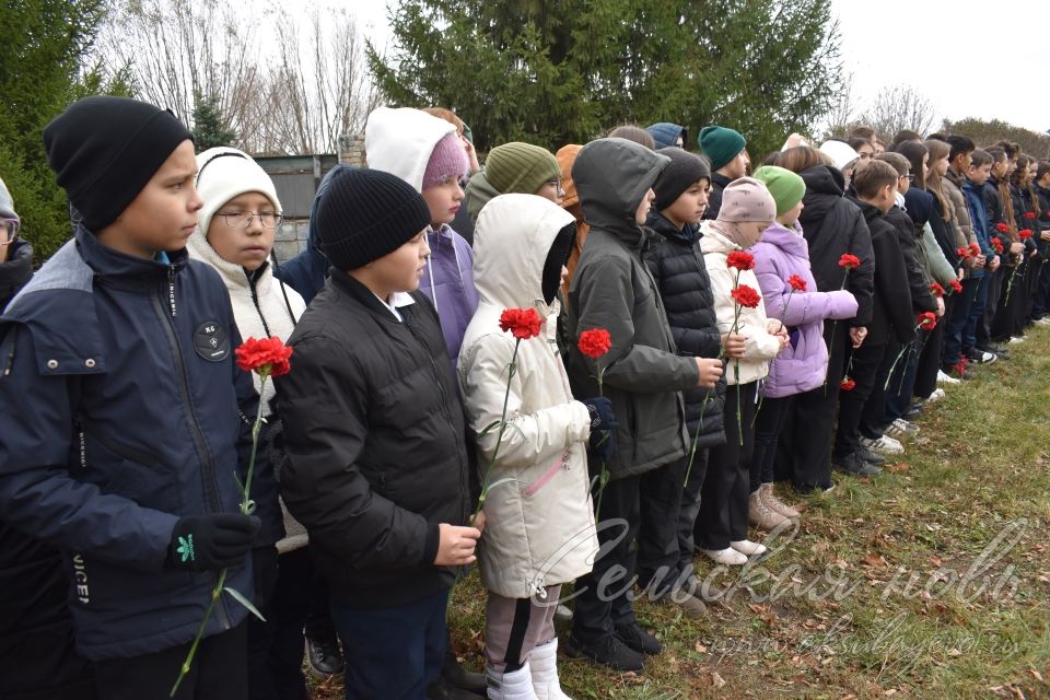 Аксубай махсус хәрби операциядә катнашучыларының исемнәре мәктәп диварында мәңгеләштерелде