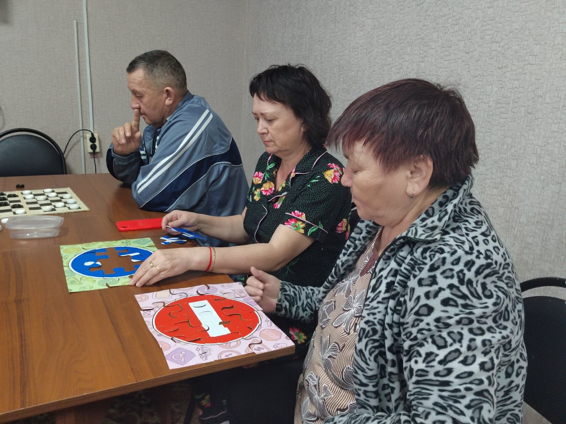 В учреждении социальной защиты Аксубаевского района повторили Азбуку безопасности дорожного движения