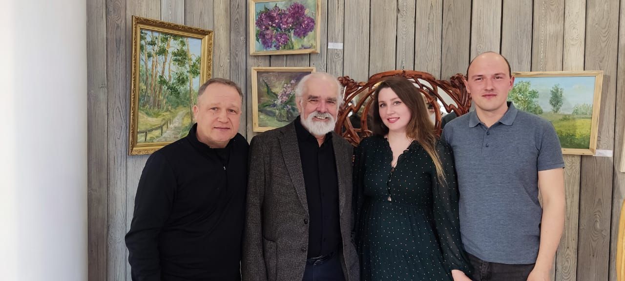 Выставка аксубаевских художников «Под едиными небесами» открылась в Нижнекамске