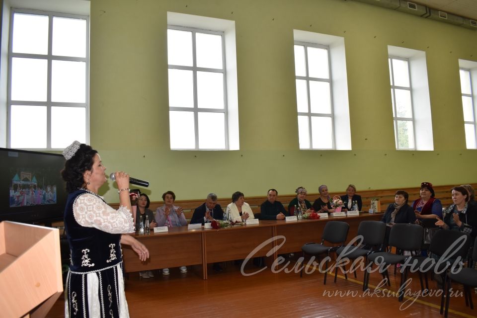 И стихи, и песни Алсу Нажмитдинова посвящает малой родине