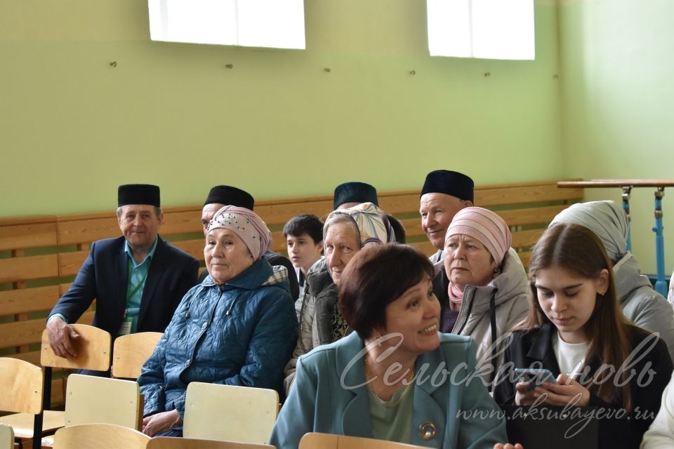 И стихи, и песни Алсу Нажмитдинова посвящает малой родине