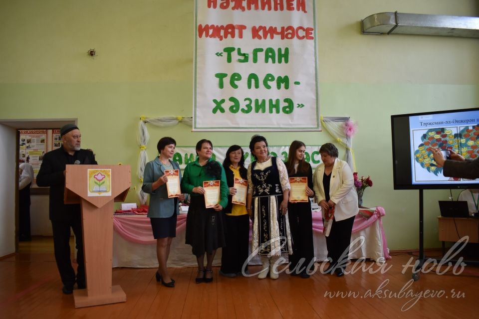 И стихи, и песни Алсу Нажмитдинова посвящает малой родине