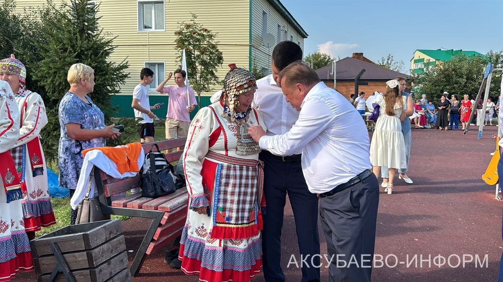 Аксубай районында ишегалды бәйрәме: җырлар, уеннар, котлаулар