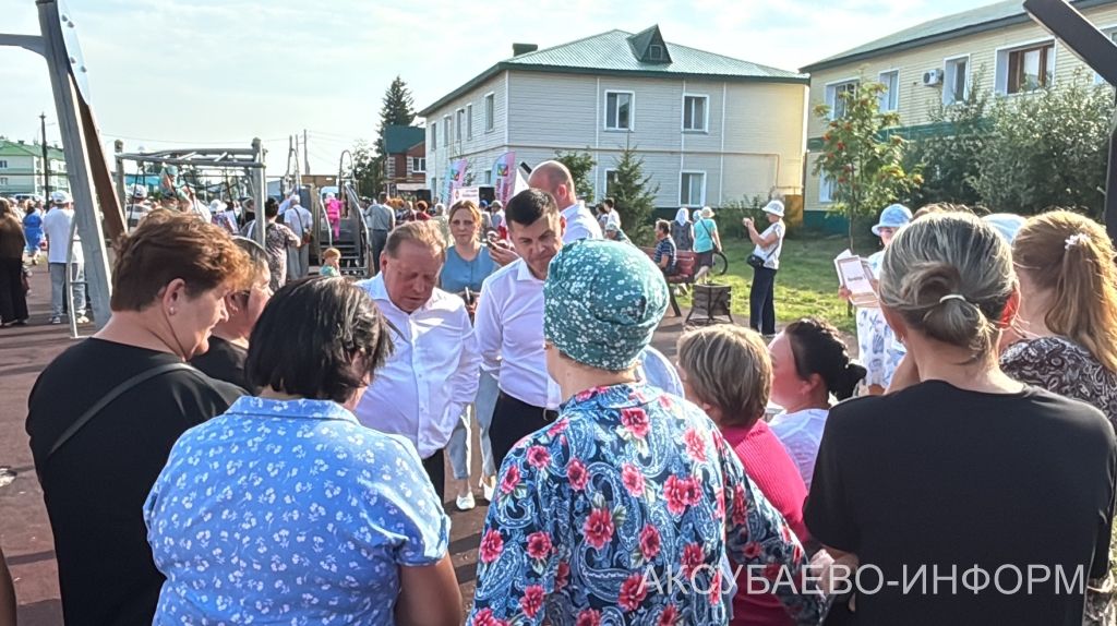 Аксубай районында ишегалды бәйрәме: җырлар, уеннар, котлаулар