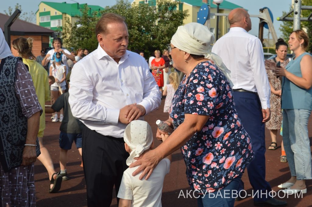 Аксубай районында ишегалды бәйрәме: җырлар, уеннар, котлаулар
