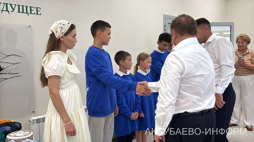 Айдар Метшин Аксубай районында «Нәтиҗәгә эшлибез!» форумында Халык партиясенең казанышлары һәм планнары турында сөйләде