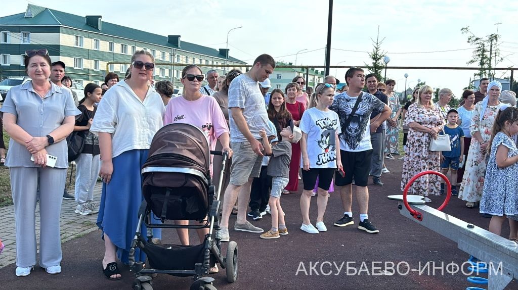Аксубай районында ишегалды бәйрәме: җырлар, уеннар, котлаулар