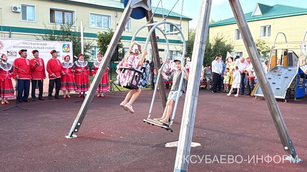 Аксубай районында ишегалды бәйрәме: җырлар, уеннар, котлаулар