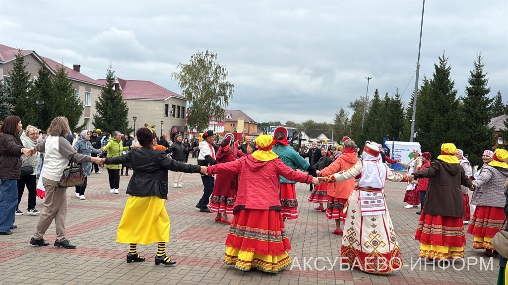 Аксубайның көз бәйрәме: кабак белән бал халыкны сөендерде