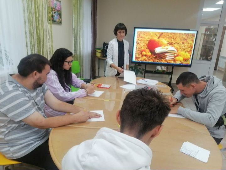 Көзге буяулар: җылылыкны үз куллары белән тудырдылар
