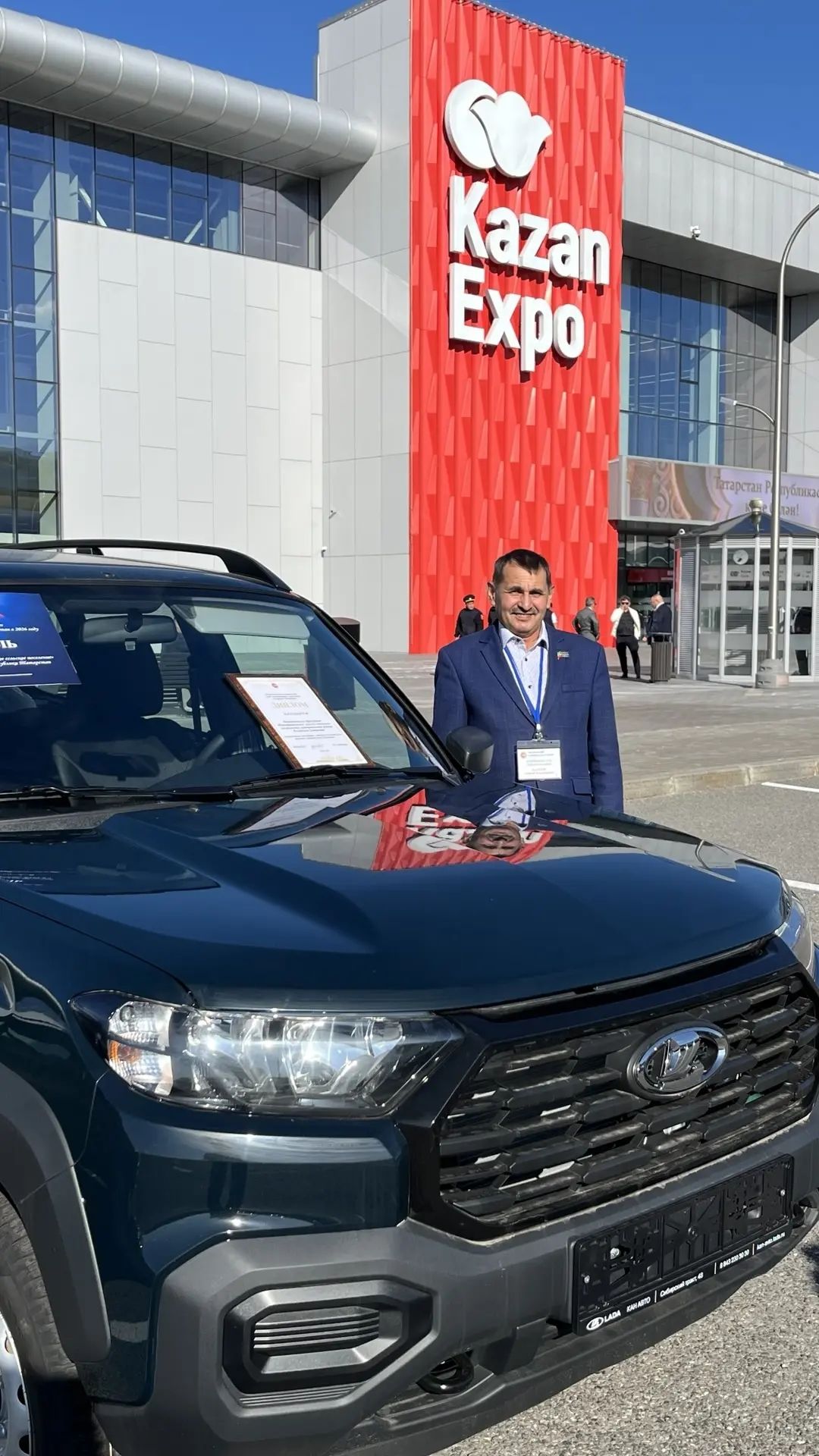 Татарстан Рәисеннән яңа автомобильләр алдылар