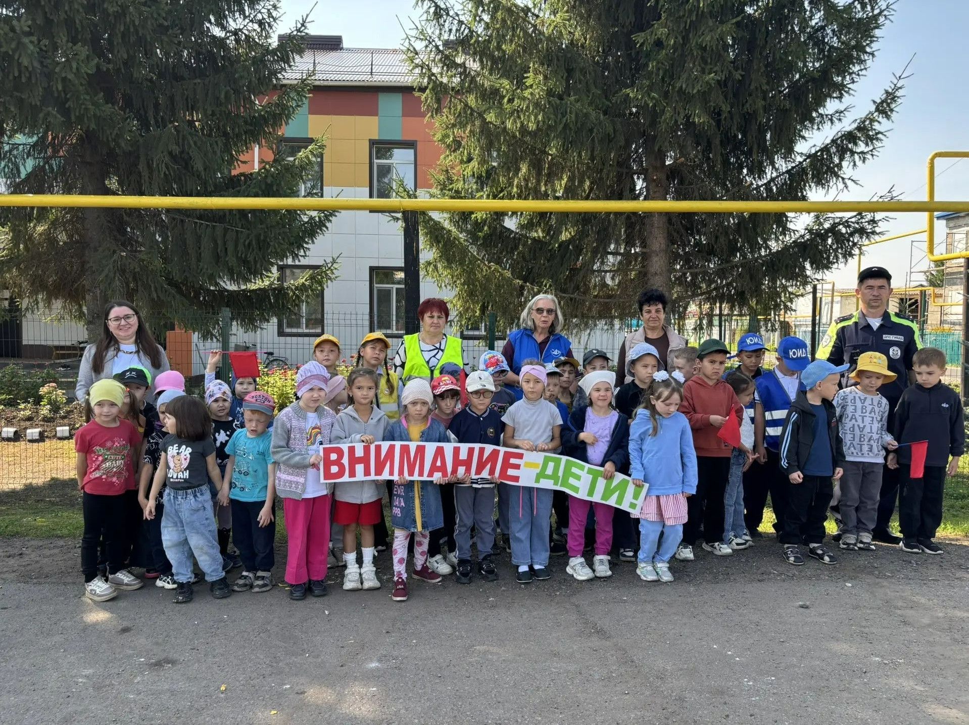 В Аксубаевском районе прошла акция «Безопасный переход» для самых маленьких пешеходов