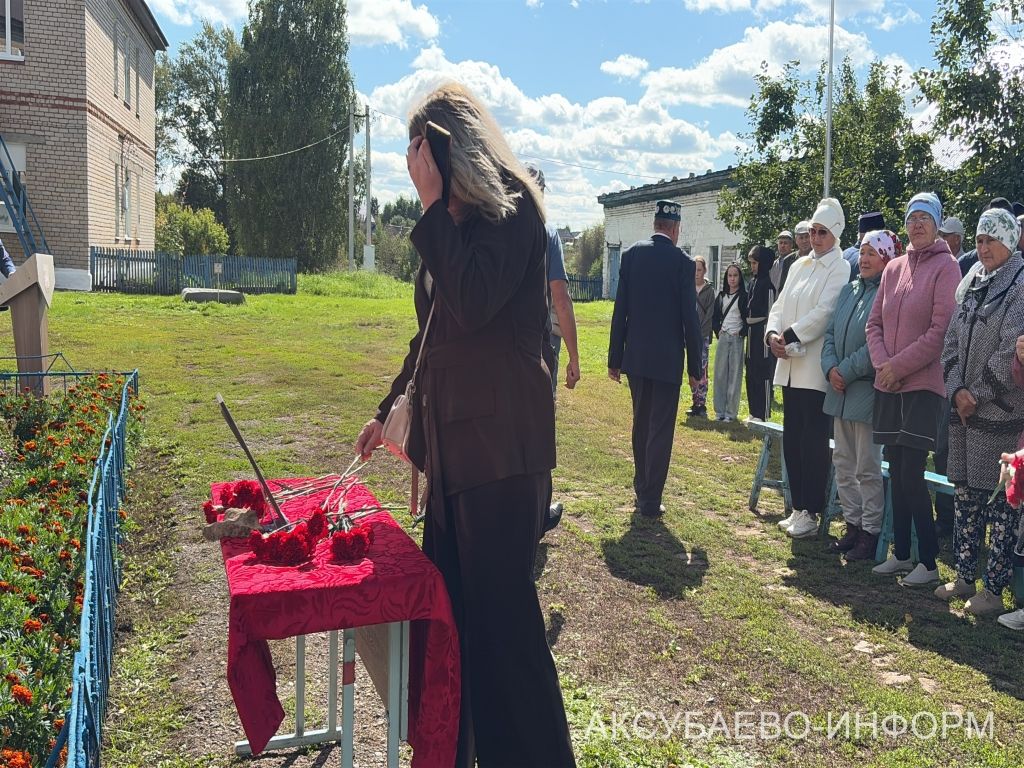 В Новом Ибрайкине Аксубаевского района состоялось открытие мемориальной доски бойцу СВО