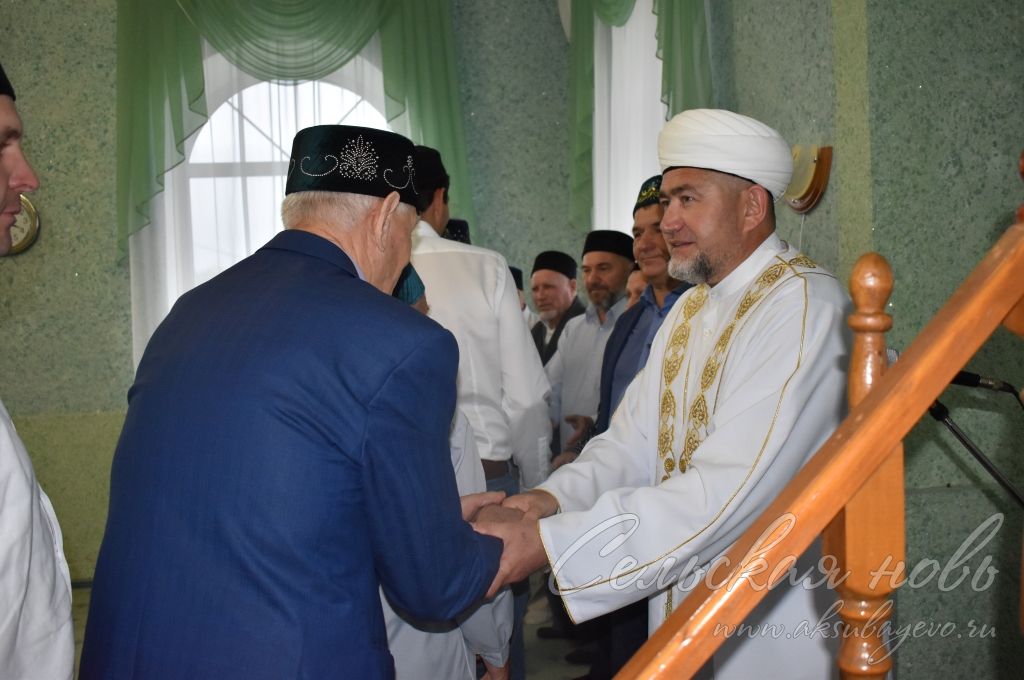 Мусульмане Аксубаевского района встретили праздник Курбан-Байрам общей молитвой в центральной мечети
