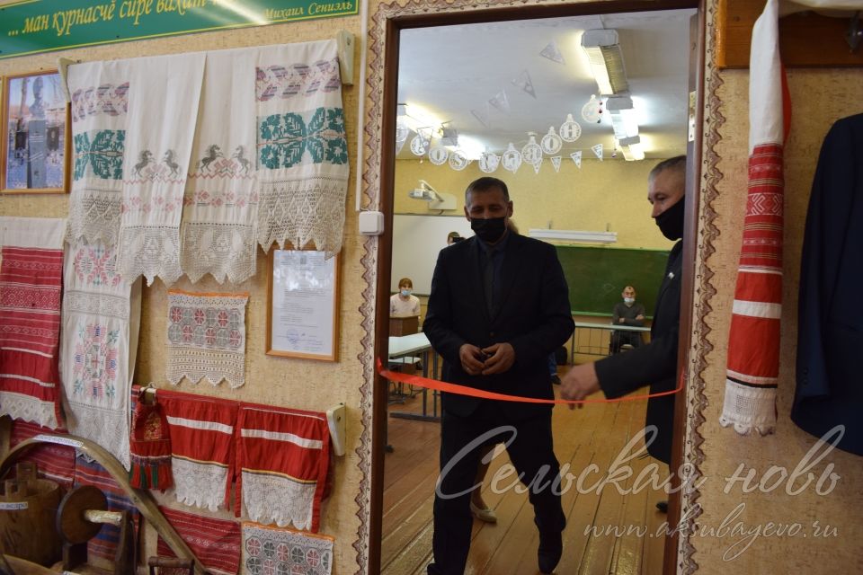 В Савгачевской СОШ открыли музей Михаила Сениэль
