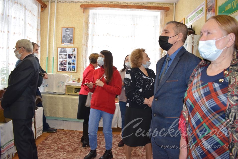 В Савгачевской СОШ открыли музей Михаила Сениэль