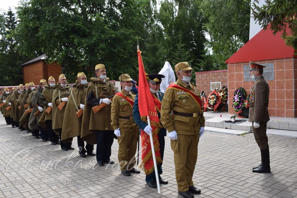 В Аксубаеве открыли памятник воину-освободителю