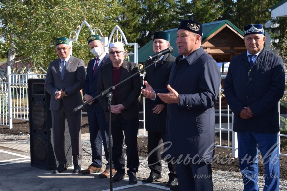 Равиль Кузюров и Раис Сулейманов реализовали одну мечту на двоих: отремонтировали мечеть в Аксубаевском районе