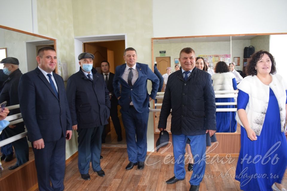 Аксубаевскую ДШИ посетили Владимир Леонов и Дамир Натфуллин