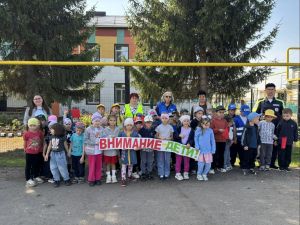 В Аксубаевском районе прошла акция «Безопасный переход» для самых маленьких пешеходов