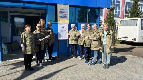 Аксубаевская команда волонтеров голосовала на избирательном участке командой