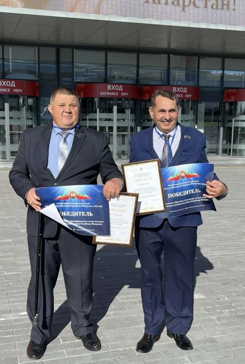Татарстан Рәисеннән яңа автомобильләр алдылар