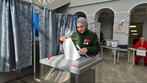 В Аксубаеве на выборах проголосовала участница СВО
