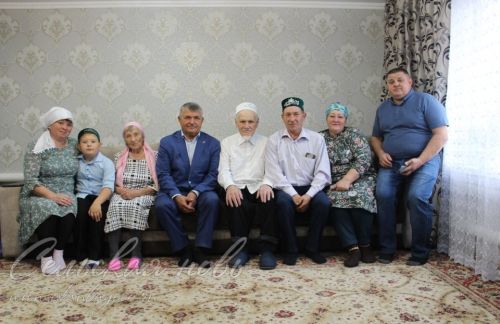 Аксакала из Нового Ибрайкино поздравили с 90-летним юбилеем