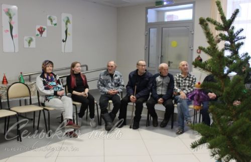 Жильцов Дома-интерната поздравили с наступающими праздниками