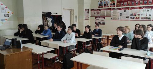 В общеобразовательных учреждениях района почтили память Неизвестного солдата