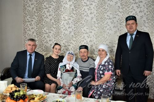 Треть своей жизни юбиляр помогала осуществлять медицинское обслуживание сельчан