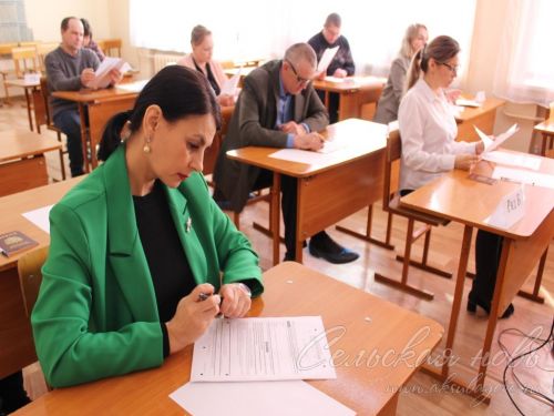 Аксубаевские родители сдали ЕГЭ: без телефона, с ручкой и паспортом