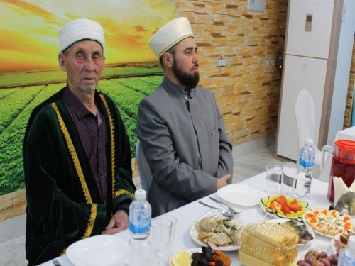 Татарстан мөфтие Аксубайда эш сәфәре белән булды һәм район ифтарында катнашты