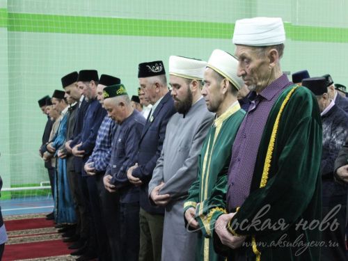 Татарстан мөфтие Аксубайда эш сәфәре белән булды һәм район ифтарында катнашты