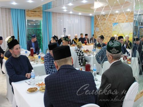 Татарстан мөфтие Аксубайда эш сәфәре белән булды һәм район ифтарында катнашты