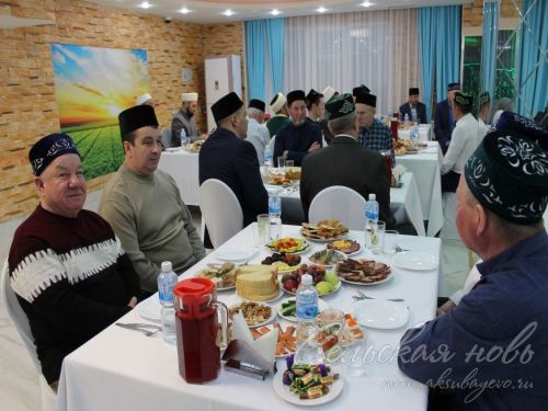 Татарстан мөфтие Аксубайда эш сәфәре белән булды һәм район ифтарында катнашты