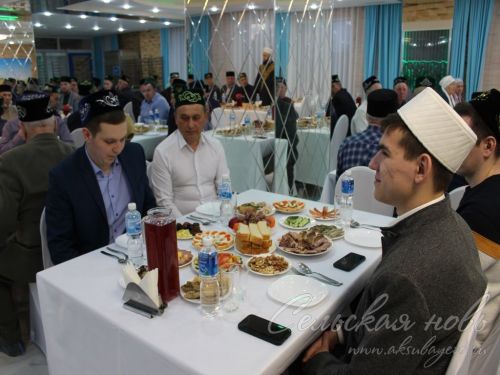 Татарстан мөфтие Аксубайда эш сәфәре белән булды һәм район ифтарында катнашты