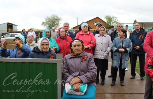 Шәрбән авылында махсус хәрби операция зонасында һәлак булган Алмаз Тимбиков истәлегенә мемориаль такта ачылды
