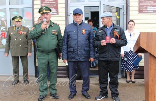 Шәрбән авылында махсус хәрби операция зонасында һәлак булган Алмаз Тимбиков истәлегенә мемориаль такта ачылды