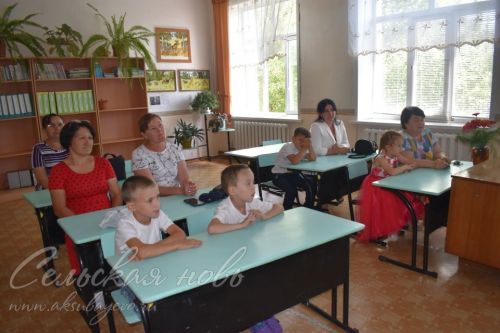 Аксубай районында булачак беренче сыйныф укучыларына рюкзаклар тапшырдылар