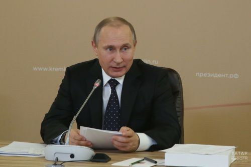 В сети появилось видео, на котором Президент РФ Владимир Путин поздравляет граждан с Новым 2024 годом на татарском языке