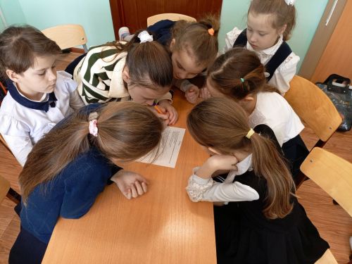 В начальной школе района патриотизм воспитывают через игру и добрые поступки