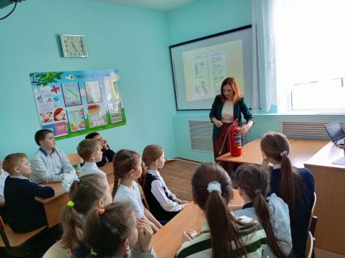 В начальной школе района патриотизм воспитывают через игру и добрые поступки