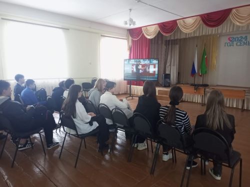 На занятии профминимума школьники района узнали о достижениях страны в сфере производства