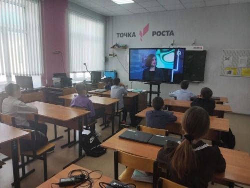 На занятии профминимума школьники района узнали о достижениях страны в сфере производства