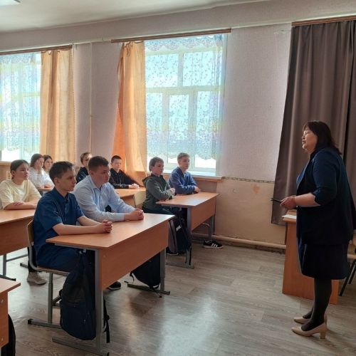 На занятии профминимума школьники района узнали о достижениях страны в сфере производства